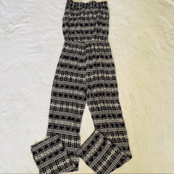 Body Central Aztec Strapless Romper - Picture 2 of 7